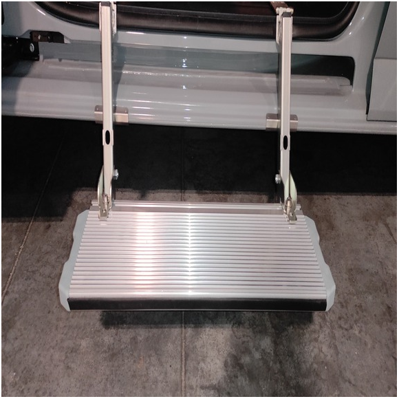 Marchepied latéral repliable pour Ford Custom 2012+ Marchepied latéral repliable pour Ford Custom 2012+