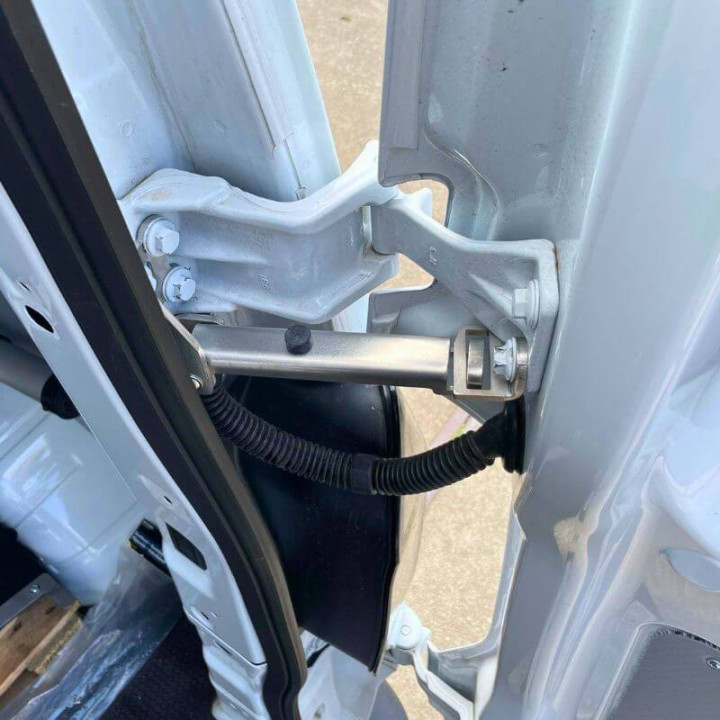 Endergebnis nach Montage des hinteren Türstoppers für Volkswagen T7 2025+