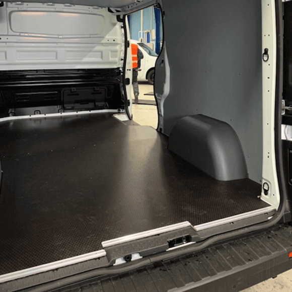 Kit habillage bois complet pour Renault Trafic 2014+ avec protection des passages de roue thermoformés en PEDH Kit habillage bois complet pour Renault Trafic 2014+ avec protection des passages de roue thermoformés en PEDH