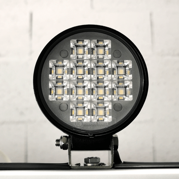 Verstellbarer LED-Arbeitsscheinwerfer mit 12 LEDs