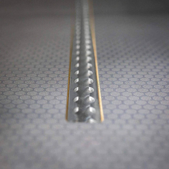 Plancher gris avec rail aéro intégré pour Citroen Berlingo Van 2018+ Plancher gris avec rail aéro intégré pour Citroen Berlingo Van 2018+