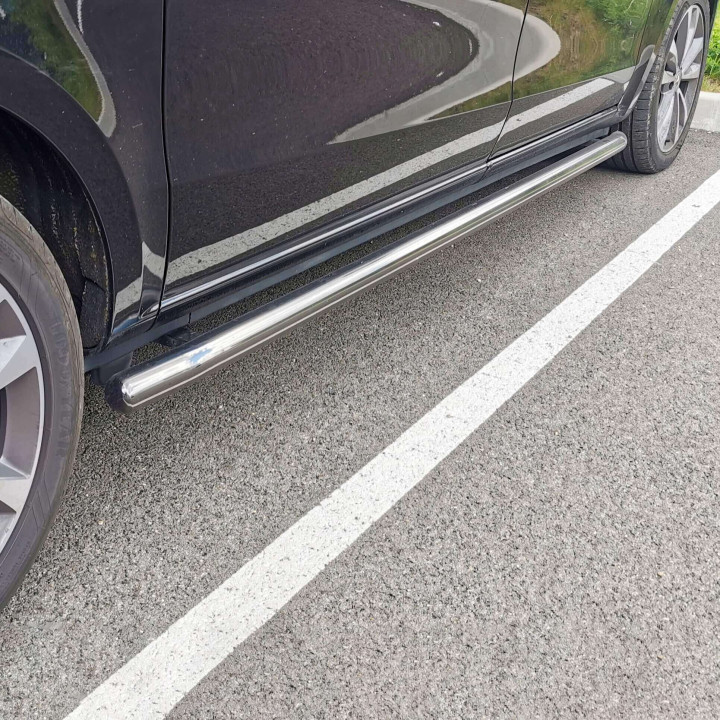 Barres latérales de protection pour Citroen Berlingo en inox brossé.