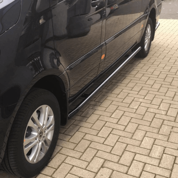 Barres latérales de protection pour Volkswagen Crafter en inox brossé.
